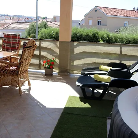 Apartment Lucija *