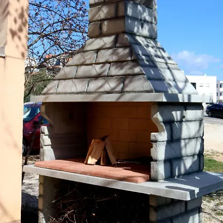 Διαμέρισμα Lucija *